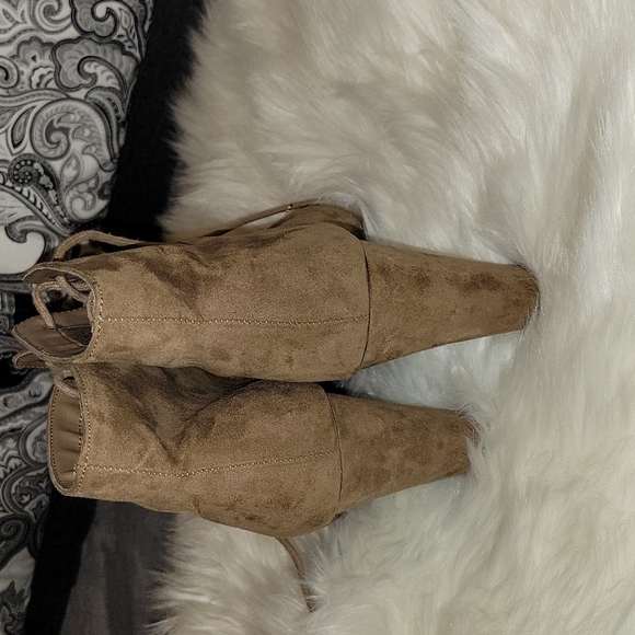 Booties - Picture 3 of 4